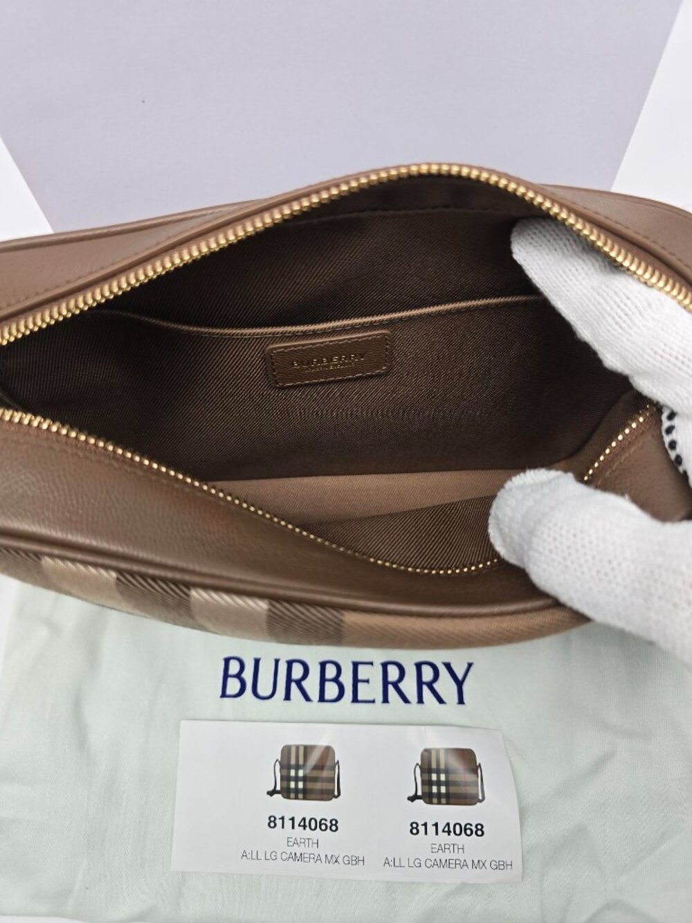 Authentic NWT Burberry Vintage Check Camera Crossbody Bag - Picture 11 of 12